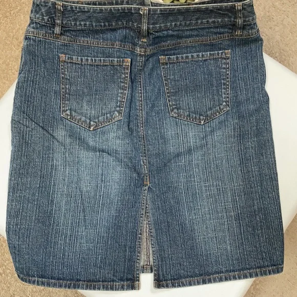 ANN TAYLOR LOFT JEAN SKIRT - Picture 2 of 8